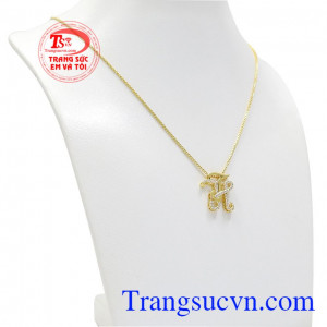 Bộ trang sức chữ TH vàng tây đang là xu hướng được rất nhiều khách hàng yêu thích và lựa chọn.