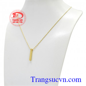 Thiết kế và chế tác kiểu dáng đơn giản nhưng vẫn rất hợp thời trang. Bộ trang sức phong cách cá tính