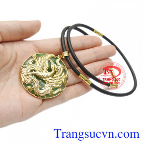 Ngọc cẩm thạch là một trong những loại ngọc quý có ý nghĩa mang lại sự bình an và may mắn. Bộ trang sức phụng hoàng jadeite đẹp
