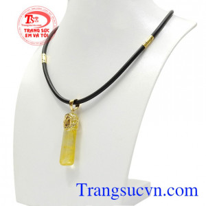 Thạch anh tóc vàng được biết đến là biểu tượng của sự giàu có, thịnh vượng. Bộ trụ thạch anh tóc tài lộc