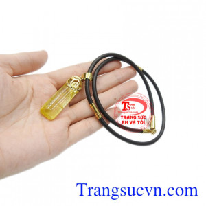 Ngoài ra, loại đá này mang ý nghĩa tượng trưng cho sự minh mẫn, trí tuệ và sự thông thái. Bộ trụ thạch anh tóc tài lộc