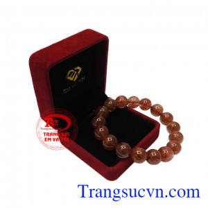Với chuỗi tay này bạn có thể dành tặng cho người thân và bạn bè. Chuỗi thạch anh tóc đỏ 12 ly