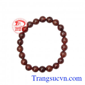 Chuỗi thạch anh tóc đỏ mệnh hỏa là sự kết hợp từ những viên thạch anh tròn dễ thương.