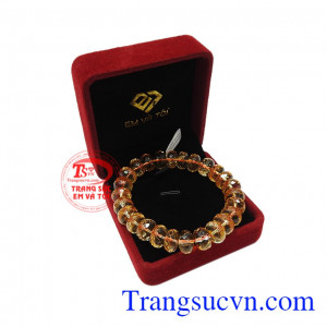 Chính vì vậy mà sản phẩm được rất nhiều khách hàng yêu thích và lựa chọn. Chuỗi thạch anh vàng thịnh vượng