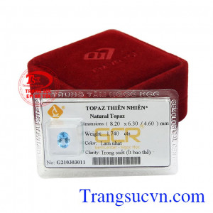 Đá Topaz xanh nước biển được mài cắt tinh xảo mang đến viên đá đẹp mắt và tinh tế.