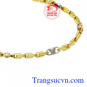 Dây chuyền ấn tượng vàng tây nhận đặt chế tác theo yêu cầu.