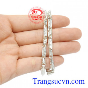 Dây chuyền bạc trẻ em chất lượng đẹp.