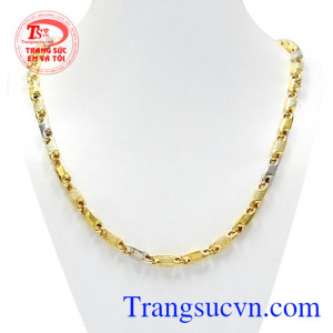 Dây chuyền lịch lãm phái mạnh được chế tác từ vàng tây 10k bền đẹp, sáng bóng.