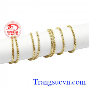 Giúp tôn lên vẻ đẹp hồn nhiên và tính cách hiền dịu nhưng không kém phần ấn tượng của bạn gái. Dây chuyền nữ sợi mềm mại đẹp