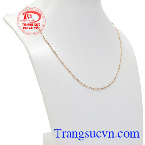 Dây chuyền vàng hồng nữ tính được nhập khẩu từ Italy. 
