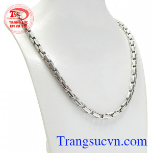 Chiếc dây chuyền này sẽ là sự lựa chọn hoàn hảo cho những chàng trai theo phong cách cá tính.