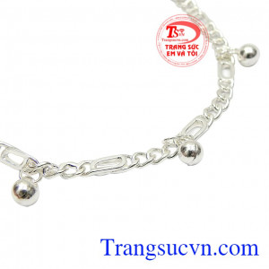 Bạc có tính kháng khuẩn, cản gió giúp bảo vệ cơ thể. Lắc bạc trẻ em bé trai
