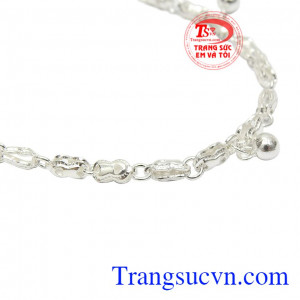 Sản phẩm được rất nhiều khách hàng lựa chọn làm quà tặng cho các bé. Lắc bạc trẻ em dễ thương