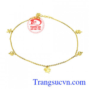 Lắc chân nữ may mắn được lấy cảm hứng từ cỏ 4 lá mang đến sản phẩm tinh tế và đẹp mắt.