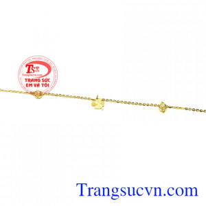 Sản phẩm chế tác từ vàng tây 10k bền đẹp.