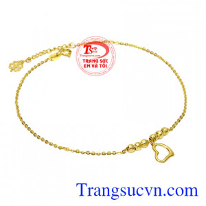 Kiểu dáng nữ tính mang đến vẻ dịu dàng, trang nhã cho người đeo.