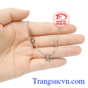 Lắc chân vàng trắng xu hướng sự lựa chọn đầy nữ tính dành cho phái đẹp.