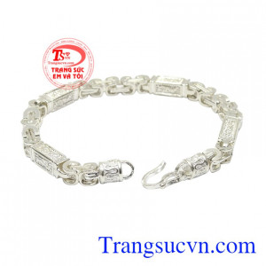 Sản phẩm sẽ là sự lựa chọn tuyệt vời dành cho những chàng trai theo phong cách năng động, khỏe khoắn.