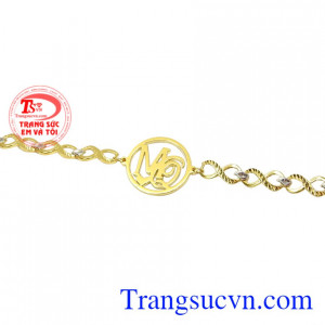 Do đó chiếc lắc tay này được rất nhiều khách hàng yêu thích.