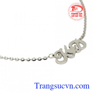 Lắc tay chữ vàng trắng tinh tế vàng 10k chất lượng, giao hàng trên toàn quốc.