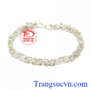 Rồng là loài vật cao quý quen thuộc với văn hóa phương Đông thường được chạm khắc trên các sản phẩm đắt giá.