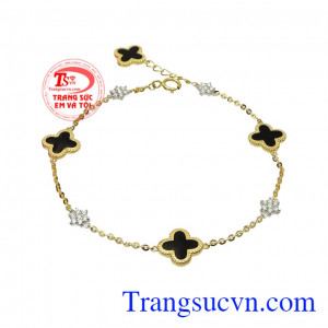 Lắc tay vàng may mắn nữ tính nhập khẩu tại Hàn Quốc chế tác xinh xắn.
