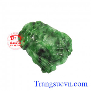 Mỗi khi nhìn vào mặt dây này sẽ nhắc ta nhớ đến sự hy sinh và lòng thương xót của Chúa dành cho nhân loại. Mặt Chúa Giê-su cẩm thạch