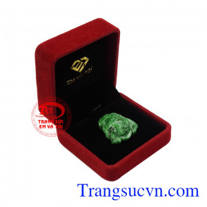 Sản phẩm có thể bọc vàng hoặc bạc làm mặt dây. Mặt Chúa Giê-su cẩm thạch