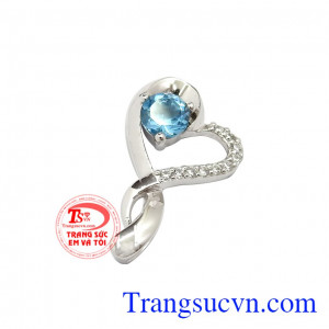 Mặt đá topaz thiên nhiên vàng 18k là một thiết kế mới của Trang sức Em và Tôi.