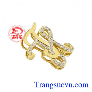 Mặt dây chữ TH vàng tây được thiết kế theo công nghệ hiện đại mang đến sản phẩm tinh tế. 