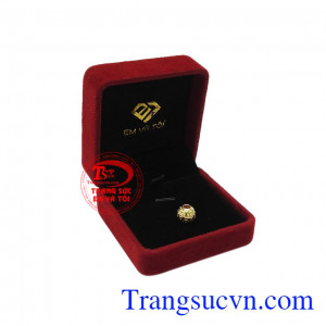 Với kiểu dáng dễ thương, phù hợp với nhiều độ tuổi. Mặt dây kim tiền vàng tây