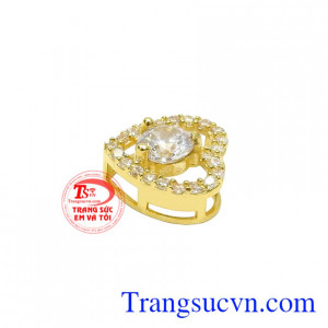 Đây cũng là món quà chứa đựng yêu thương của các chàng trai dành cho một nửa của mình.