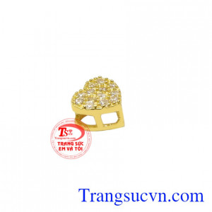 Trang sức, phụ kiện là những món đồ không thể thiếu đối với bất kì cô gái nào khi dạo phố hay dự tiệc.