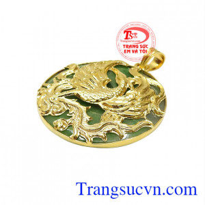 Trong phong thủy, thân hình của phượng hoàng gợi lên 5 đức tính của con người. Mặt phụng hoàng jadeite đẹp