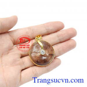 Chính vì thế, sản phẩm phù hợp làm quà tặng cho người phụ nữ của bạn. Mặt thạch anh tóc nữ đẹp