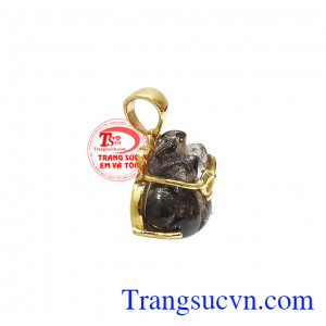 Mặt túi tiền thạch anh tóc đen với kiểu dáng nhỏ nhắn, dễ thương, phù hợp với nhiều độ tuổi. 