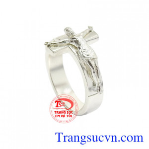 Chiếc nhẫn bạc này vừa mang đến vẻ hợp thời trang vừa giúp người đeo bảo vệ sức khỏe do bạc có tính kháng khuẩn.