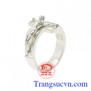 Nhẫn bạc jesus tinh tế được chế tác đầy tinh xảo từ bạc 92.5 chất lượng.