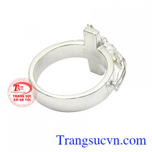 Nhẫn bạc jesus tinh tế chất lượng.