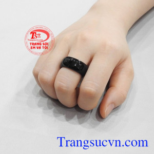 Nhẫn mã não màu đen giao hàng nhanh trên toàn quốc, thanh toán an toàn.