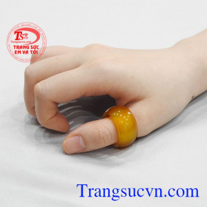 Nhẫn mã não vàng hộ mệnh nam tính