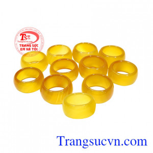 Nhẫn mã não vàng hộ mệnh