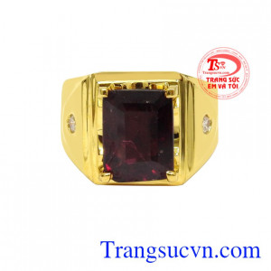 Nhẫn nam Granat chất lượng phù hợp mệnh Thổ và Hỏa.