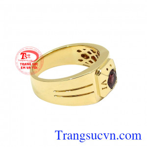 Ngoài ra, đá granat còn khơi dậy niềm đam mê, biểu tượng của niềm tin, lòng trung thành và sức mạnh. Nhẫn nam granat lịch lãm