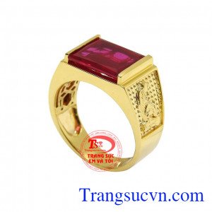 Nhẫn nam mạnh mẽ vàng tây là một thiết kế mới của trang sức Em và Tôi. 