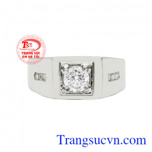 Nhẫn Nam Vàng Thời Thượng mang đến vẻ trẻ trung, nam tính và lịch lãm.