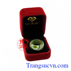 Nhẫn ngọc mã não cát tường giao hàng tận nơi.