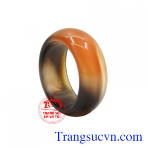 Chiếc nhẫn này sẽ mang đến nhiều vận may và tài lộc đến cho người đeo.