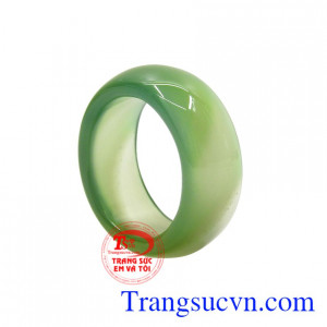 Đá mã não là viên đá mang nhiều nguồn năng lượng tích cực giúp người đeo tránh vận xui đem lại bình an, thịnh vượng đến cho người đeo.