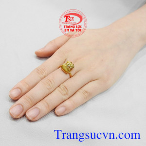 Nhẫn nữ đá mắt hổ tài lộc
